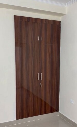 Furnished Amenities in 3 BHK Apartment at Amrapali Centurian Park, Tech Zone 4 Greater Noida – for Rent
