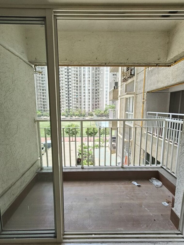 Balcony, lodha-amara 2 Bedroom 735 Sq.Ft. Apartment In Kolshet Road Thane 10357849