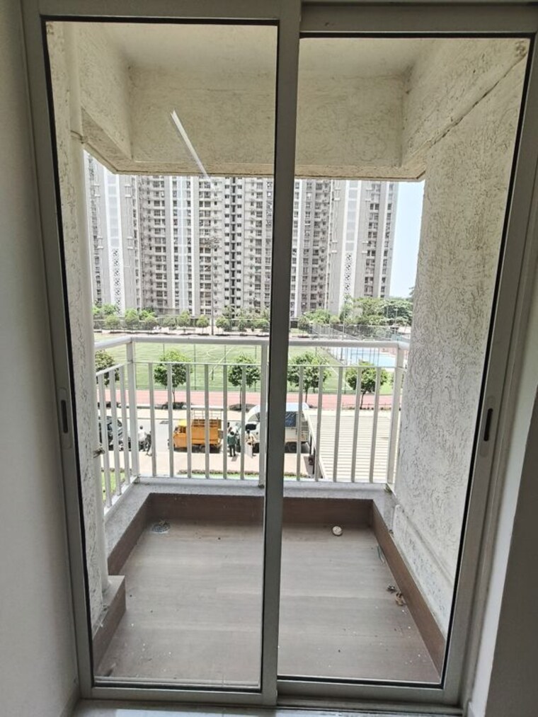 Balcony, lodha-amara 2 Bedroom 735 Sq.Ft. Apartment In Kolshet Road Thane 10357849