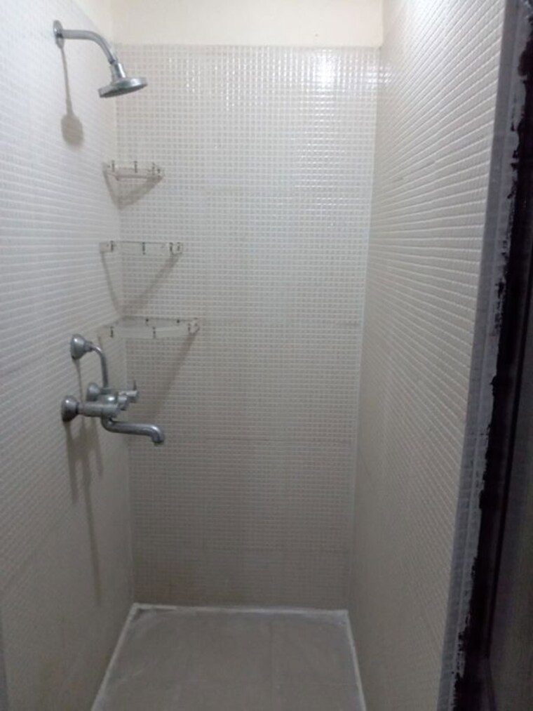 Bathroom, aditya-celebrity-homes 1 Bedroom 550 Sq.Ft. Apartment In Sector 76 Noida 10357862