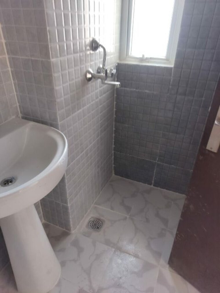 Bathroom, amrapali-terrace-homes 3 Bedroom 1180 Sq.Ft. Apartment In Tech Zone 4 Greater Noida Greater Noida 9469219