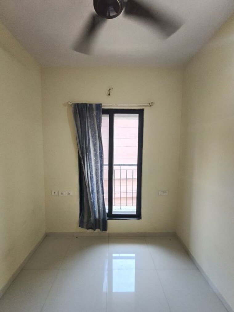 Room, dosti-desire 1 Bedroom 300 Sq.Ft. Apartment In Brahmand Thane 10357870