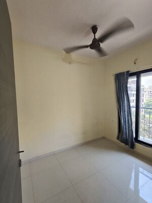 Room in 1 BHK Apartment at Dosti Desire, Brahmand – for Rent