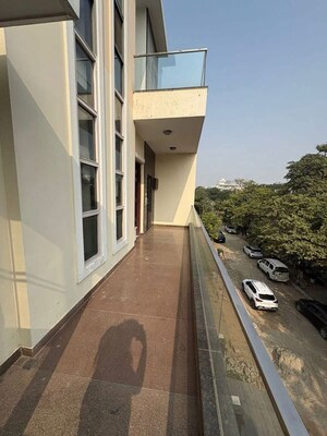 Balcony in 6+ BHK Independent House at Dlf Phase ii – for Sale