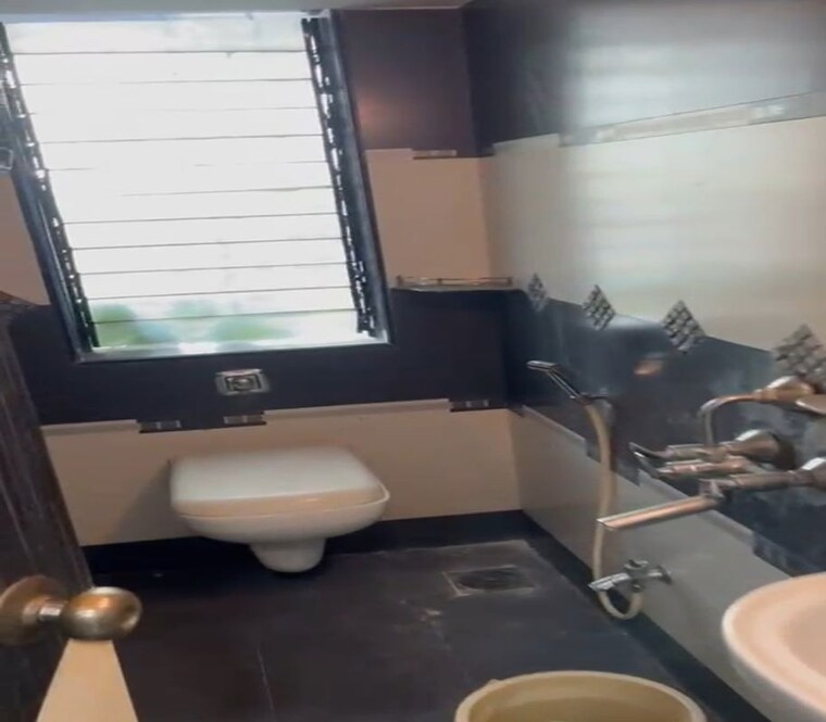Bathroom, matunga east 2 Bedroom 950 Sq.Ft. Apartment In Matunga East Mumbai 10357909