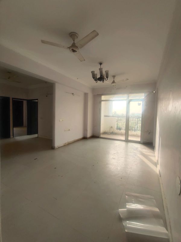 3 BHK + Servant Room,Store Room 2073 Sq.Ft. Apartment in GC Emerald Heights