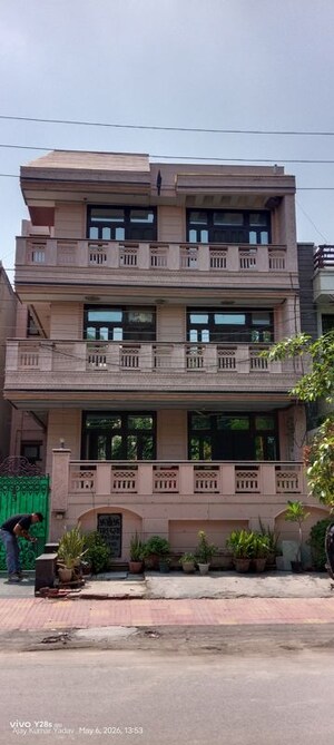 6+ BHK Independent House For Sale in RWA Apartments Sector 40, Sector 40