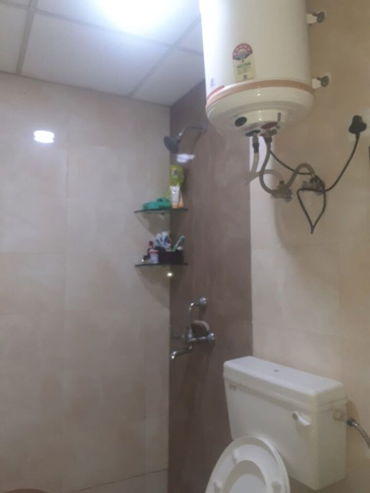 Bathroom, apex-the-florus 3 Bedroom 1412 Sq.Ft. Apartment In Vasundhara Sector 16 Ghaziabad 10306313