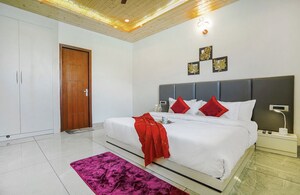 Bedroom in 2 BHK Builder Floor at Cliffton Valley, Panthaghati – for Sale
