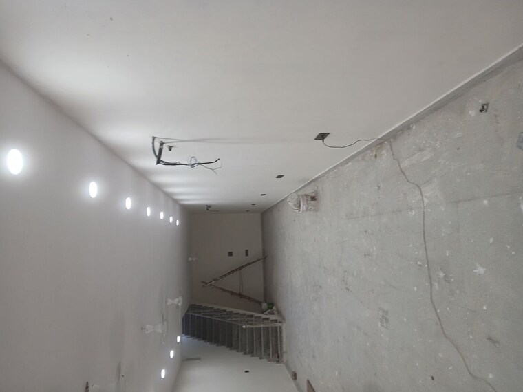 Hall, lajpat nagar i Commercial Office Space 900 Sq.Ft. In Lajpat Nagar I Delhi 10357950