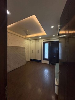 6 BHK + Servant Room Independent House For Sale in DLF Independent Floors