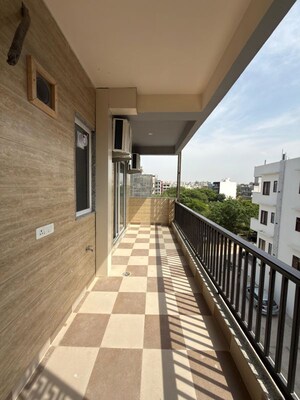 Balcony in 1 BHK Builder Floor at Sector 39 – for Rent