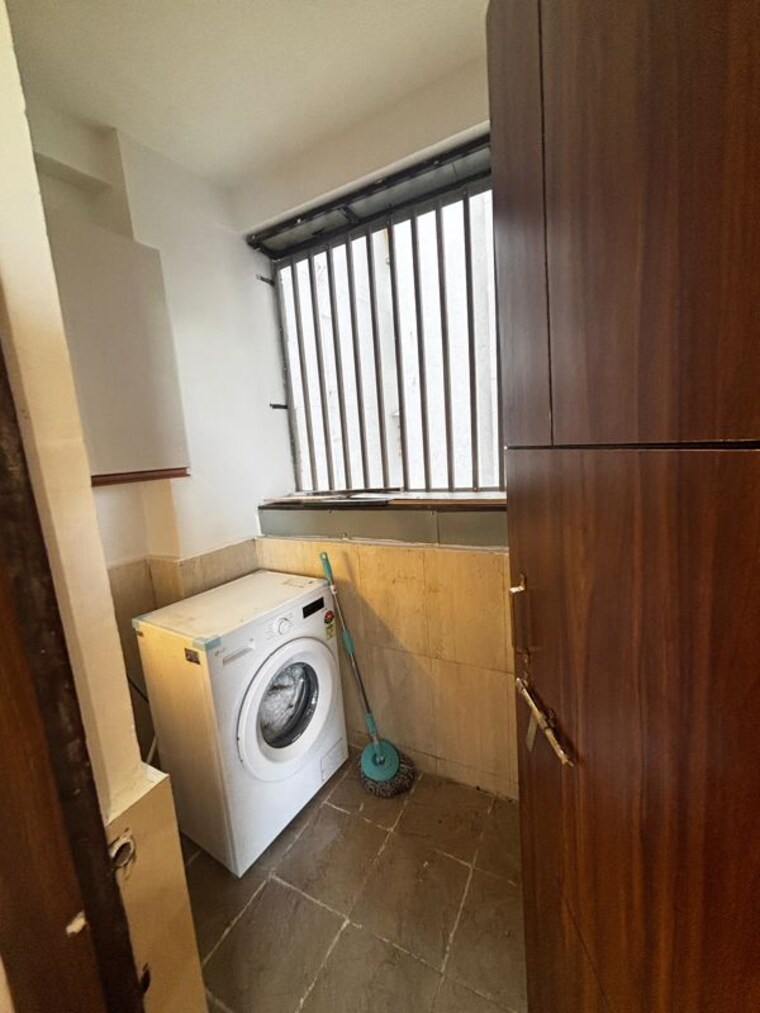 Bathroom, parthsarthy enclave 3 Bedroom 950 Sq.Ft. Apartment In Parthsarthy Enclave Bhopal 10357973