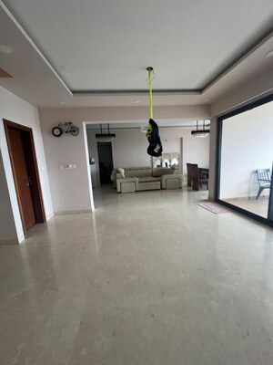 Room in 4 BHK Apartment at Pramuk MM Meridian, Jayanagar – for Sale