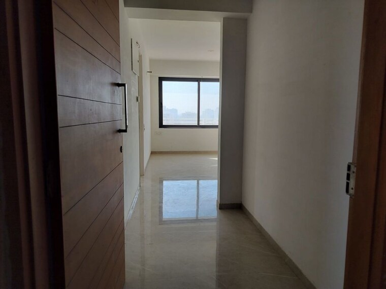 Room, raysan 3 Bedroom 280 Sq.Yd. Apartment In Raysan Gandhinagar 10336097