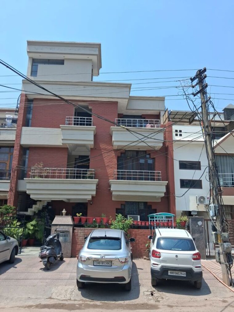 Exterior View, sector 3 3 Bedroom 250 Sq.Yd. Independent House In Sector 3 Panchkula 10358040