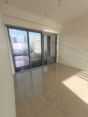 Room in 3.5 BHK Apartment at Piramal Mahalaxmi Central Tower 2, Mahalaxmi – for Rent