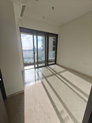 Room in 3.5 BHK Apartment at Piramal Mahalaxmi Central Tower 2, Mahalaxmi – for Rent