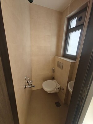 Bathroom in 3.5 BHK Apartment at Piramal Mahalaxmi Central Tower 2, Mahalaxmi – for Rent