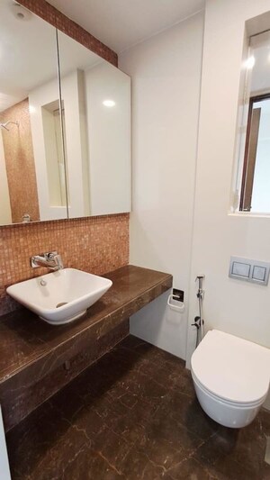 Team Area in 3 BHK Apartment at Lodha The Park, Worli – for Rent