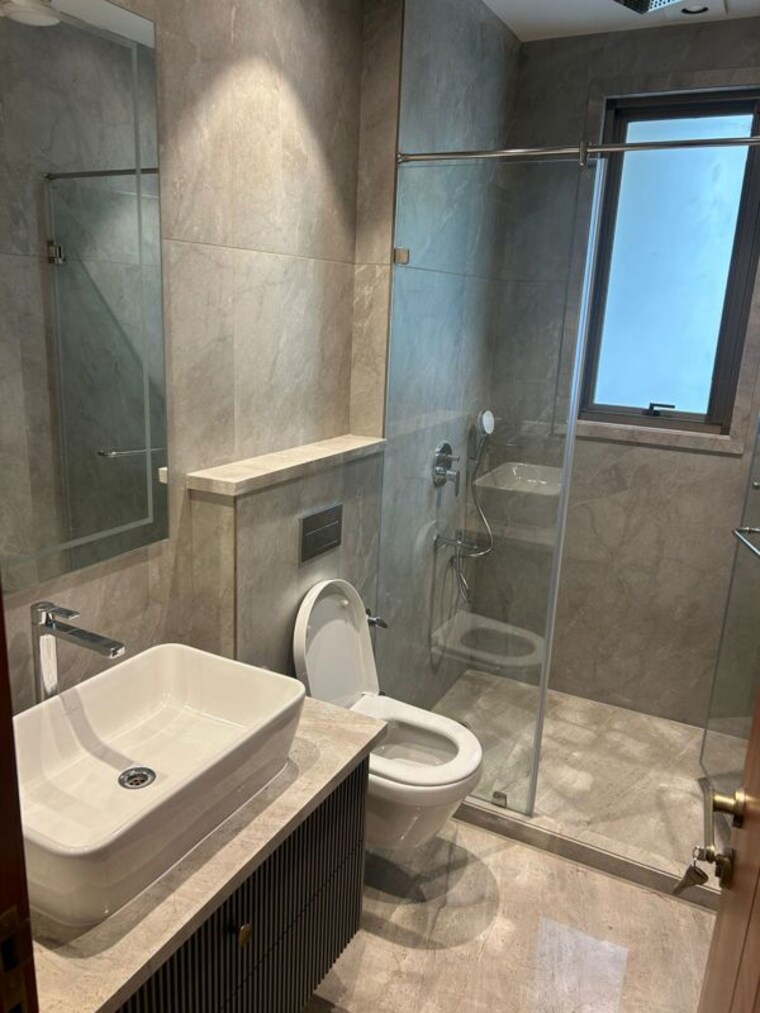 Bathroom, sukhdev vihar 3 Bedroom 2700 Sq.Ft. Builder Floor In Sukhdev Vihar Delhi 10358072