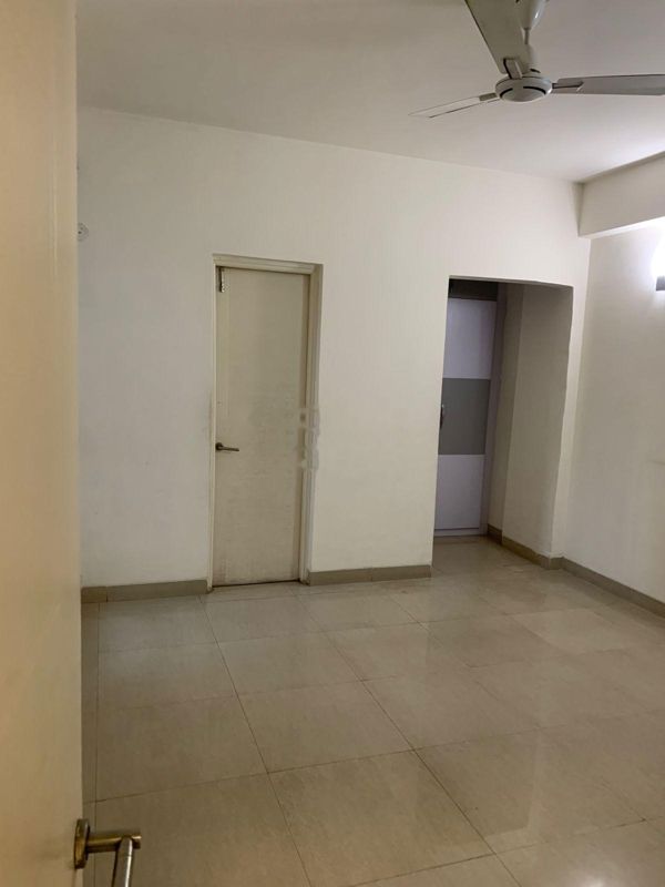 3.5 BHK 1350 Sq.Ft. Apartment in Emaar Emerald Estate