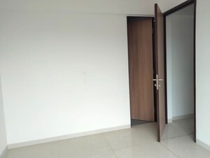 Room in 1 BHK Apartment at Godrej Tranquil, Kandivali East – for Rent