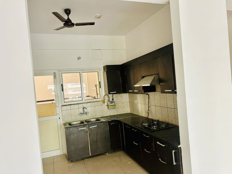 Kitchen, landcraft-golf-links 3 Bedroom 1150 Sq.Ft. Apartment In Pandav Nagar Ghaziabad 10358032
