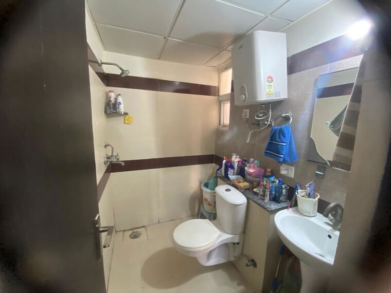 Bathroom, supertech-cape-town 2.5 Bedroom 1150 Sq.Ft. Apartment In Sector 74 Noida 10358098
