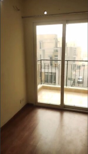 Room in 2 BHK Apartment at Amrapali Enchante, Tech Zone 4 Greater Noida – for Rent