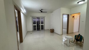 Room in 2 BHK Apartment at Kohinoor Viva City, Dhanori – for Rent