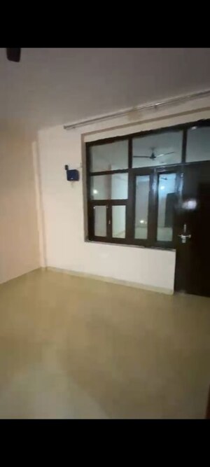 Room in 2 BHK Builder Floor at Sector 36 Greater Noida – for Rent