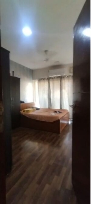 Bedroom in 2 BHK Apartment at RNA Continental, Chembur – for Rent