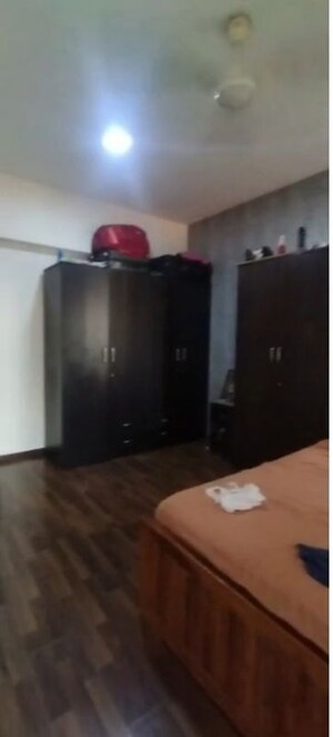 Bedroom in 2 BHK Apartment at RNA Continental, Chembur – for Rent