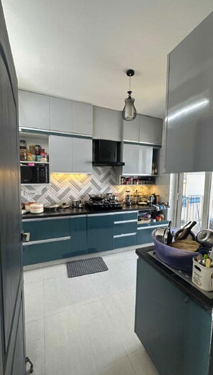 Kitchen in 3.5 BHK Apartment at JMD Gardens, Sector 33 – for Rent