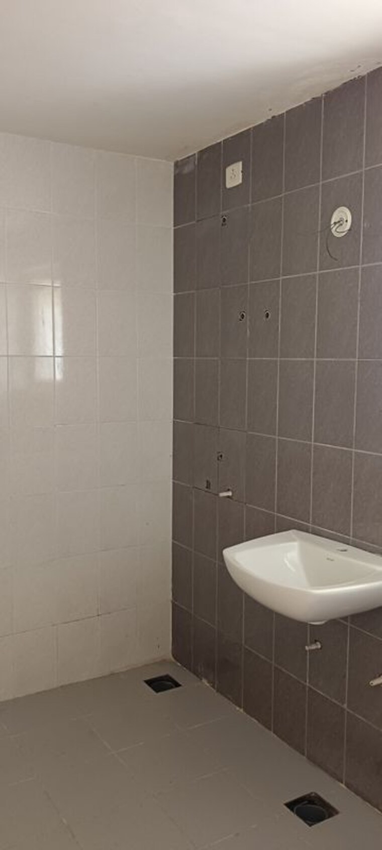 Bathroom, siddharth vihar 2 Bedroom 1055 Sq.Ft. Apartment In Siddharth Vihar Ghaziabad 10357259