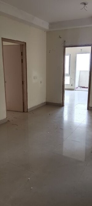 Room in 2 BHK Apartment at Siddharth Vihar – for Sale