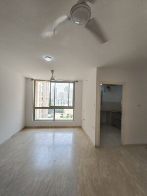 Room in 3 BHK Apartment at Hiranandani Estate, Ghodbunder Road – for Rent