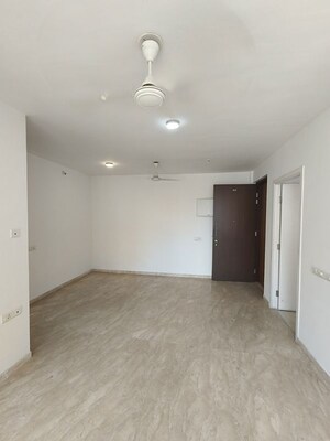 Room in 3 BHK Apartment at Hiranandani Estate, Ghodbunder Road – for Rent