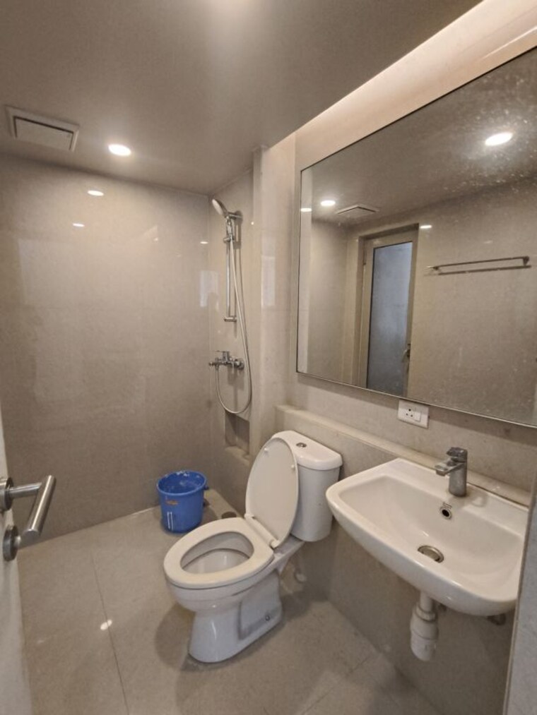 Bathroom, hiranandani-estate 3 Bedroom 1200 Sq.Ft. Apartment In Ghodbunder Road Thane 10358212