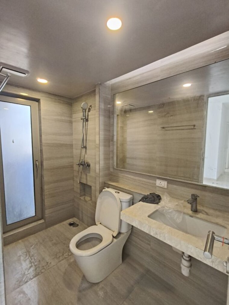 Bathroom, hiranandani-estate 3 Bedroom 1200 Sq.Ft. Apartment In Ghodbunder Road Thane 10358212