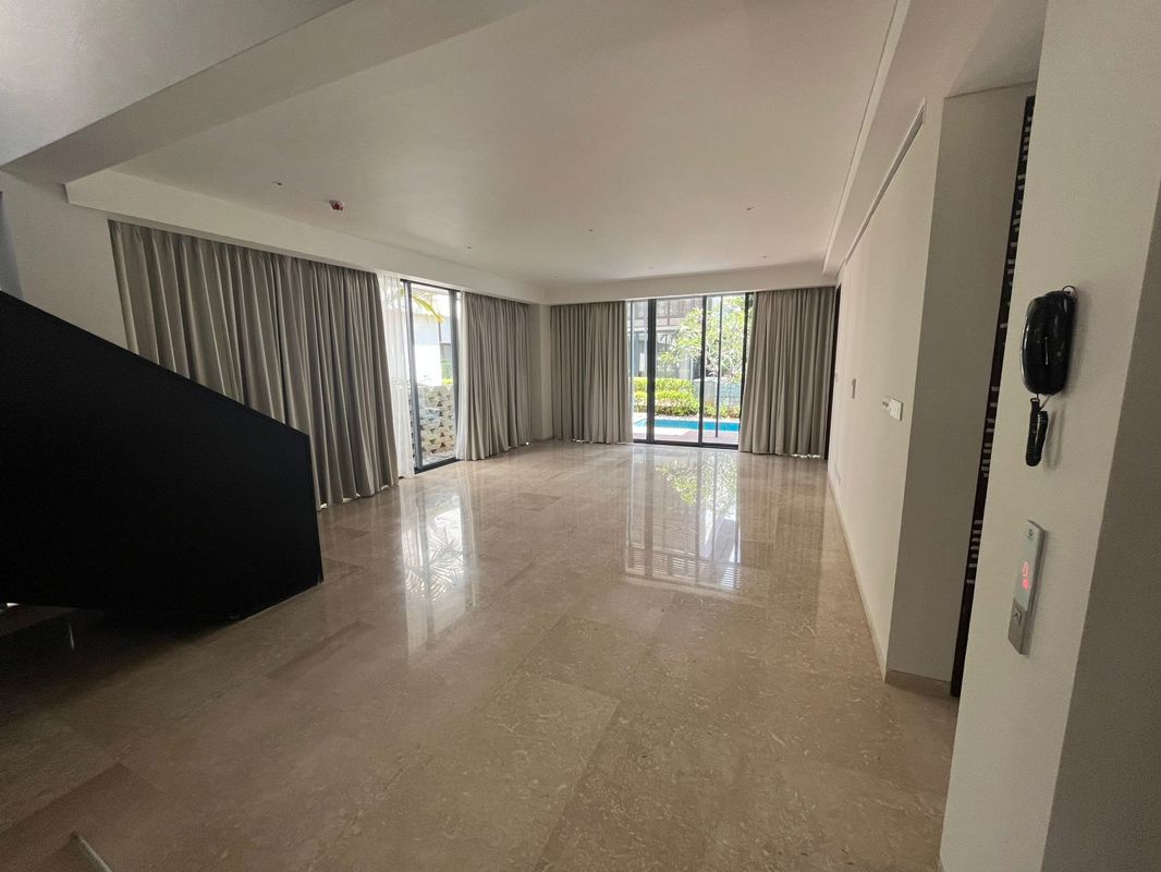 4 BHK + Servant Room Independent House For Sale in Embassy Boulevard