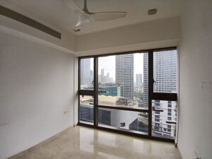 Room in 4 BHK Apartment at Lodha The Park, Worli – for Rent