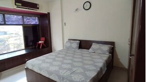 Bedroom in 2 BHK Apartment at Chembur – for Rent