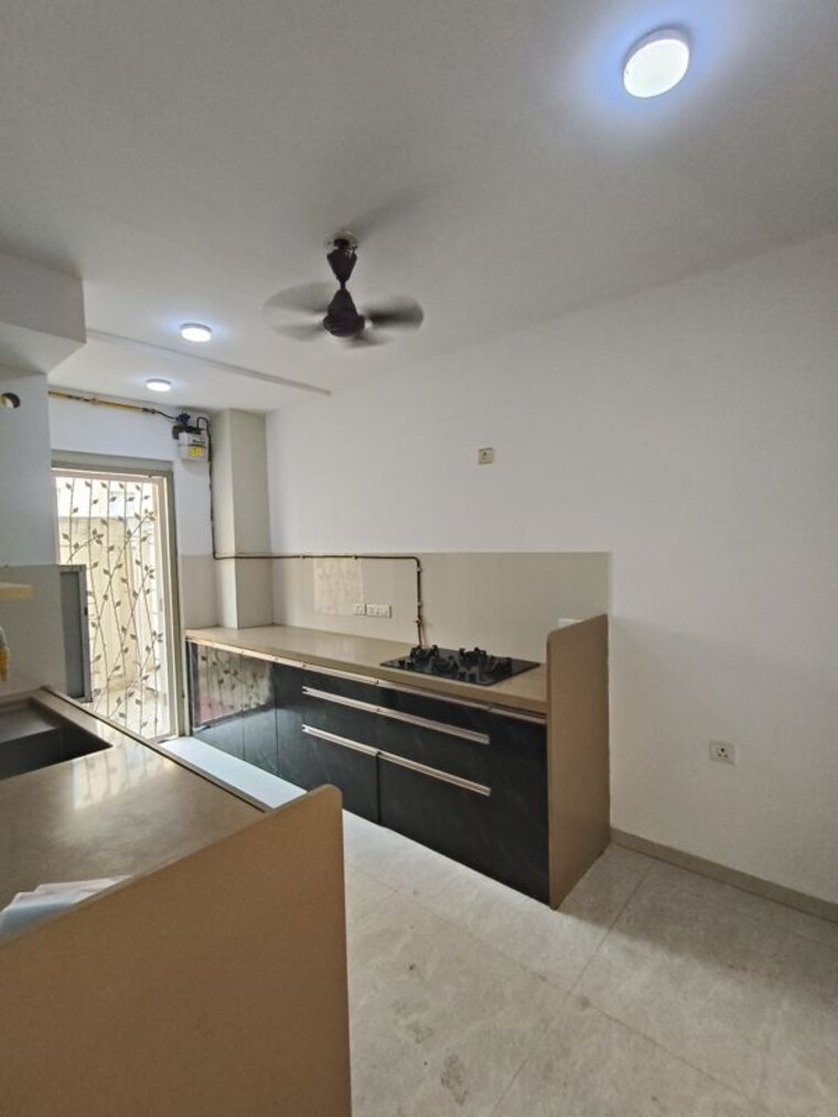Living Room, hiranandani-estate 2.5 Bedroom 900 Sq.Ft. Apartment In Ghodbunder Road Thane 10358232