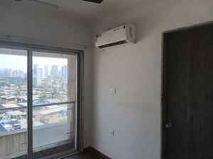 Room in 4 BHK Apartment at Parth Magnus, Sanpada – for Sale