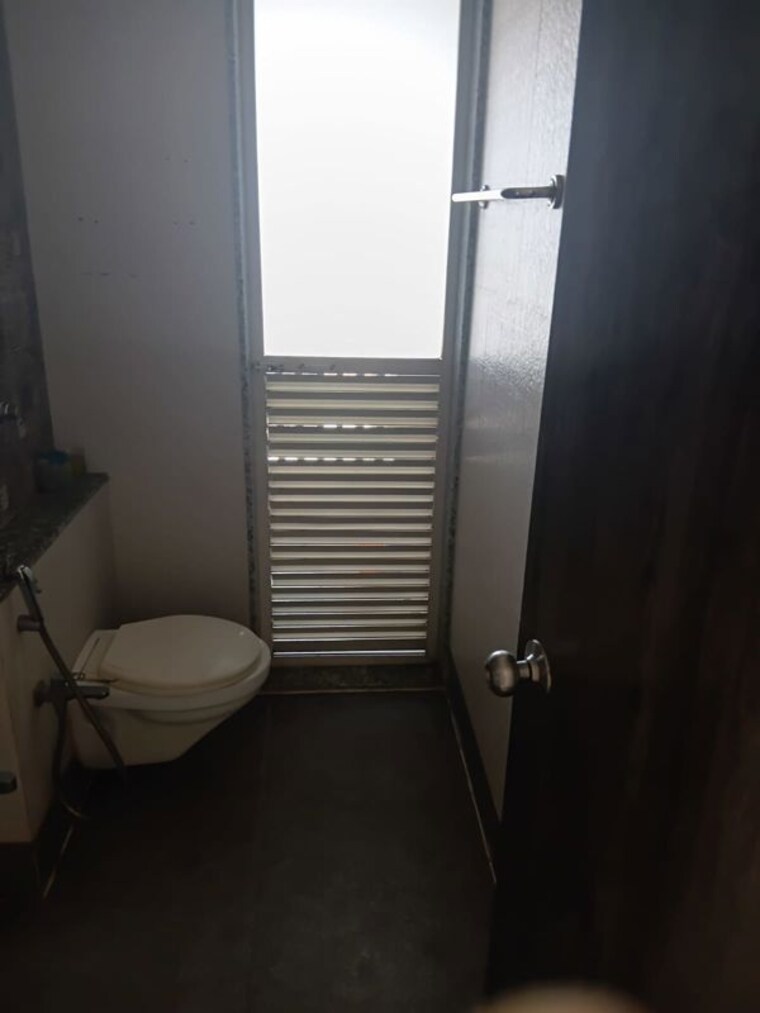 Bathroom, parth-magnus 4 Bedroom 1500 Sq.Ft. Apartment In Sanpada Navi Mumbai 10358218