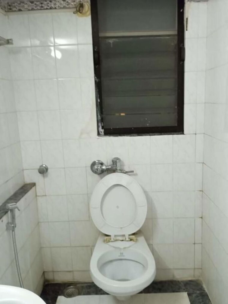 Bathroom, panch-mahal 2 Bedroom 930 Sq.Ft. Apartment In Powai Mumbai 10358247