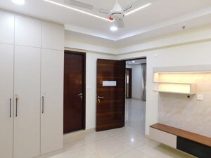 Room in 3 BHK Apartment at Vasavi GP Trends, Nanakramguda – for Rent