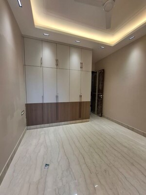 Room in 3 BHK Builder Floor at Chittaranjan Park – for Sale